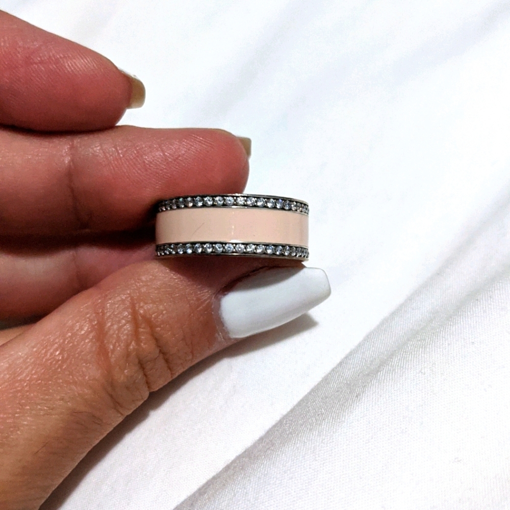 Pandora Ring